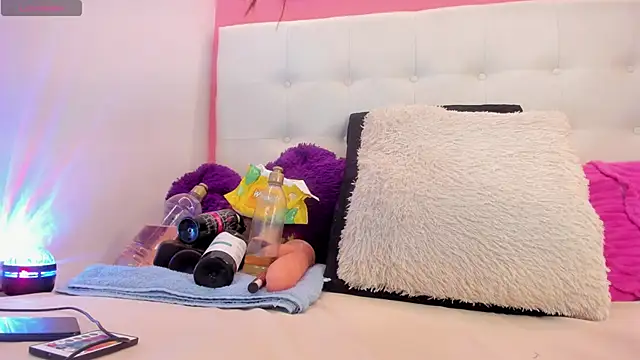 Snapshot of Willow_Wright chatting on September 30, 1:39 pm Willow Wright online show from September 30, 1:39 pm