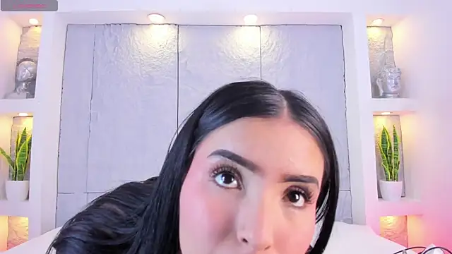 LovelyEyesx online show from April 10, 5:09 pm