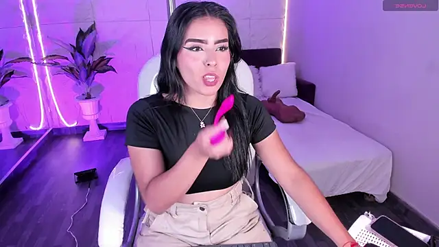 LovelyEyesx online show from December 22, 5:13 pm