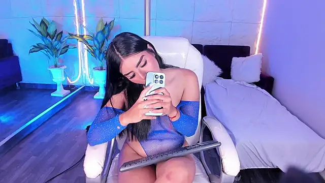 Snapshot of LovelyEyesx chatting on November 4, 5:17 pm LovelyEyesx online show from November 4, 5:17 pm