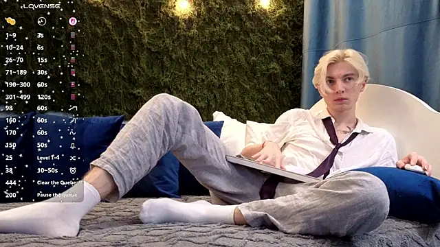 fiachand online show from November 21, 9:14 pm