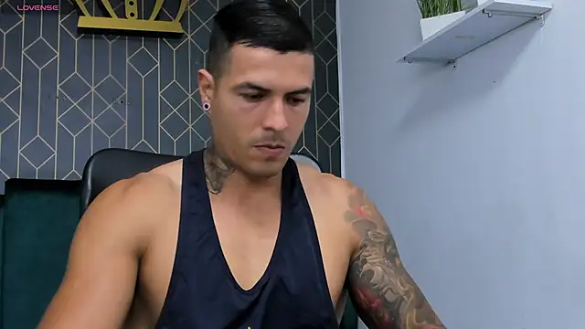 Snapshot of andres-clark92 chatting on June 16, 6:19 pm andres-clark92 online show from June 16, 6:19 pm