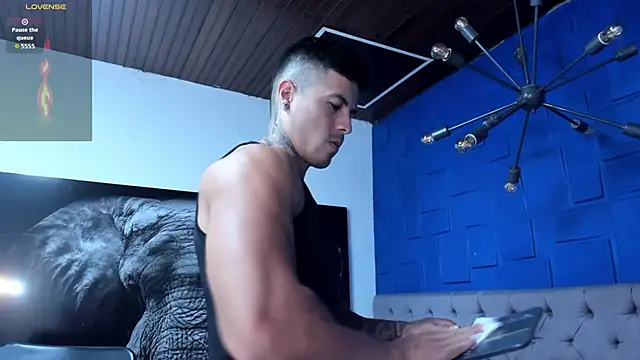 andres-clark92 online show from March 24, 3:23 pm