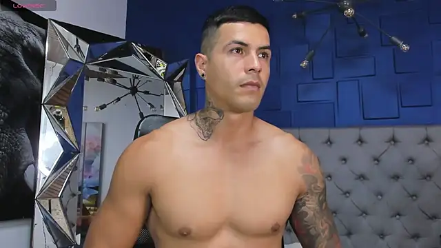 Snapshot of andres-clark92 chatting on June 15, 6:18 pm andres-clark92 online show from June 15, 6:18 pm