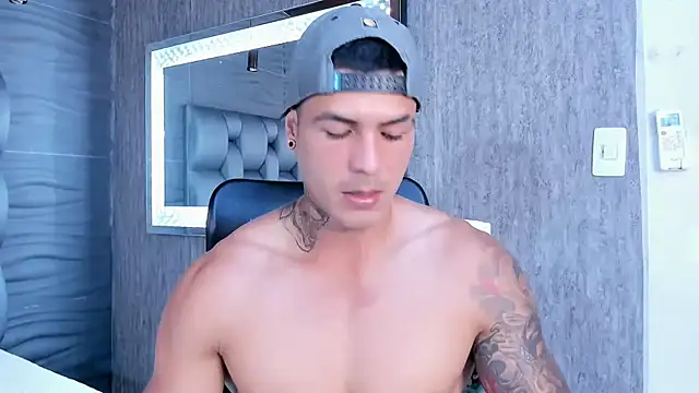 andres-clark92 online show from December 22, 3:23 pm