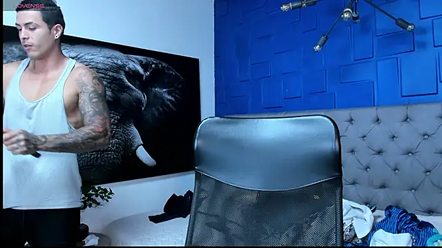 andres-clark92 online show from March 13, 4:01 pm