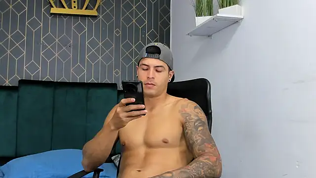 Snapshot of andres-clark92 chatting on June 26, 6:36 pm andres-clark92 online show from June 26, 6:36 pm
