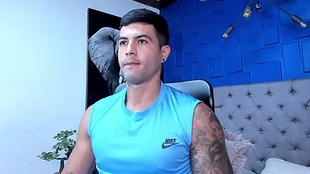 andres-clark92 online show from October 30, 5:43 pm