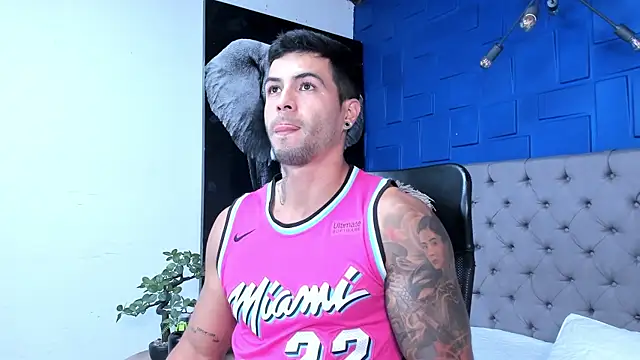 andres-clark92 online show from November 7, 5:50 pm