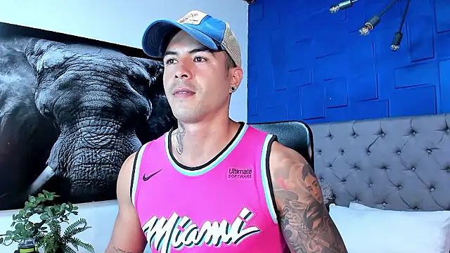 andres-clark92 online show from January 9, 4:25 pm