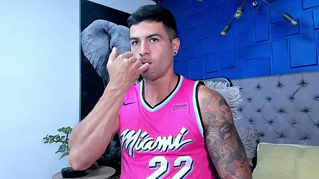 andres-clark92 online show from October 25, 6:08 pm