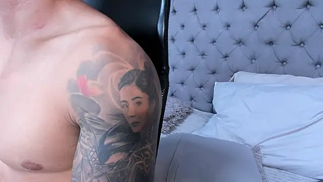 andres-clark92 online show from November 10, 6:13 pm