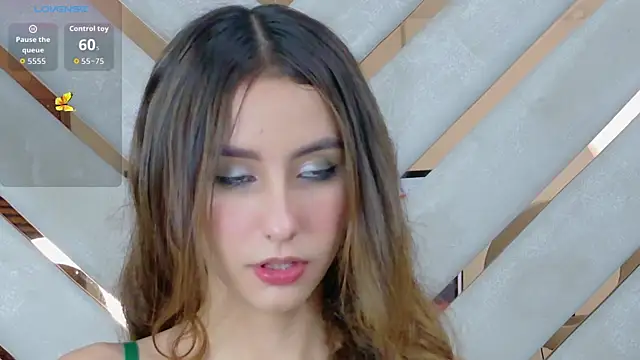 Sarah-Grace online show from May 1, 1:10 am