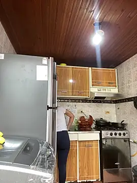 juliana-mancini online show from November 21, 5:23 pm