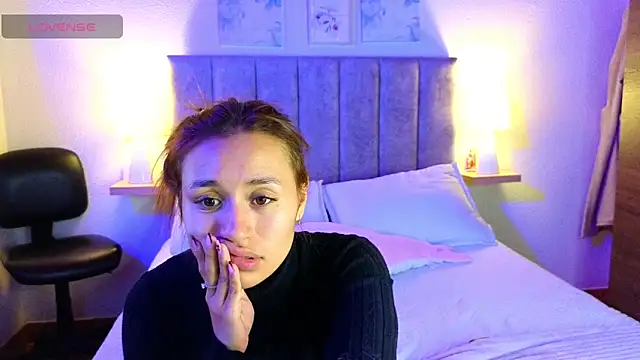 juliana-mancini online show from November 5, 6:22 pm