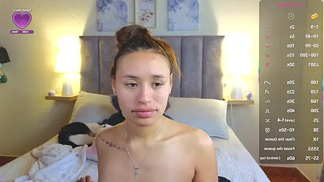 juliana-mancini online show from December 17, 5:07 pm