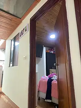 juliana-mancini online show from January 8, 6:25 pm