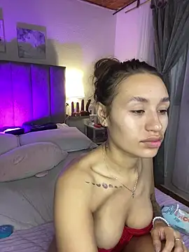 juliana-mancini online show from March 11, 10:09 am