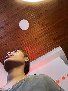 juliana-mancini online show from October 27, 7:48 pm