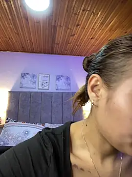 juliana-mancini online show from October 24, 5:12 pm