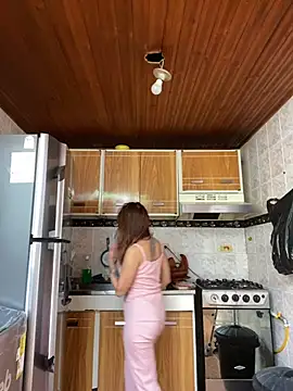 juliana-mancini online show from November 1, 4:01 pm