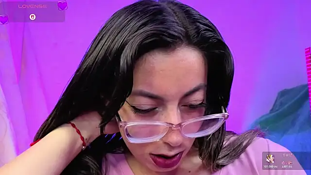 Snapshot of Miranda_sexlove_ chatting on February 18, 7:10 pm Miranda sexlove online show from February 18, 7:10 pm