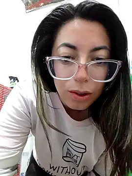 Snapshot of Miranda_sexlove_ chatting on October 23, 3:32 pm Miranda sexlove online show from October 23, 3:32 pm