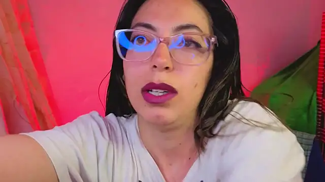 Snapshot of Miranda_sexlove_ chatting on January 6, 7:34 am Miranda sexlove online show from January 6, 7:34 am