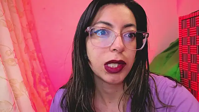 Snapshot of Miranda_sexlove_ chatting on January 18, 6:06 am Miranda sexlove online show from January 18, 6:06 am