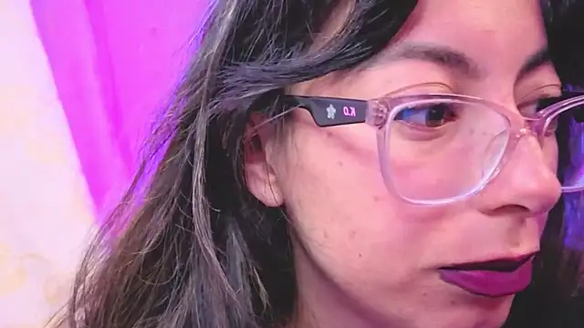 Snapshot of Miranda_sexlove_ chatting on February 13, 6:02 am Miranda sexlove online show from February 13, 6:02 am