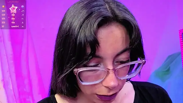 Snapshot of Miranda_sexlove_ chatting on February 20, 7:05 pm Miranda sexlove online show from February 20, 7:05 pm