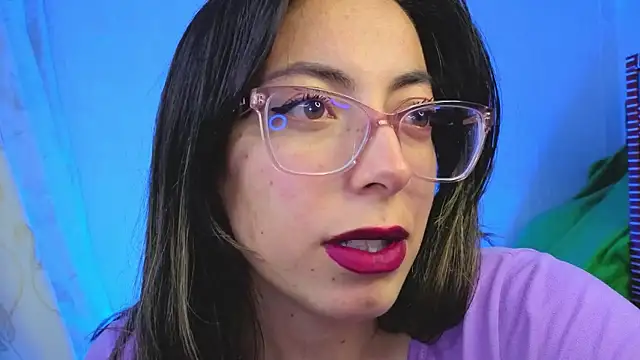 Snapshot of Miranda_sexlove_ chatting on January 13, 6:06 am Miranda sexlove online show from January 13, 6:06 am