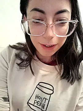 Snapshot of Miranda_sexlove_ chatting on December 4, 4:50 pm Miranda sexlove online show from December 4, 4:50 pm