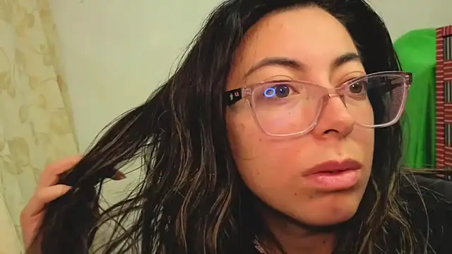 Snapshot of Miranda_sexlove_ chatting on February 2, 6:01 am Miranda sexlove online show from February 2, 6:01 am