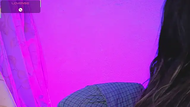 Snapshot of Miranda_sexlove_ chatting on February 5, 6:09 am Miranda sexlove online show from February 5, 6:09 am