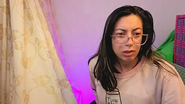 Snapshot of Miranda_sexlove_ chatting on January 10, 7:36 am Miranda sexlove online show from January 10, 7:36 am