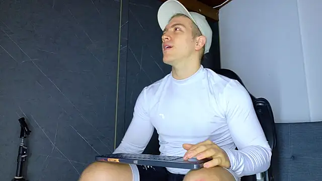 ALANNFERRER online show from February 18, 10:12 am