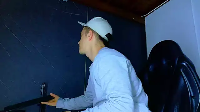 ALANNFERRER online show from February 23, 10:16 am