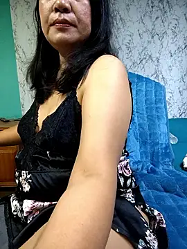 katieforest online show from January 8, 11:11 pm