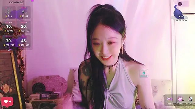 Snapshot of Etherealcat33 chatting on October 22, 2:27 pm Etherealcat33 online show from October 22, 2:27 pm