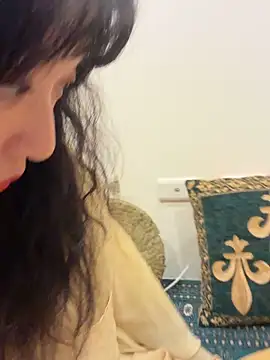 Snapshot of Etherealcat33 chatting on December 17, 4:12 pm Etherealcat33 online show from December 17, 4:12 pm