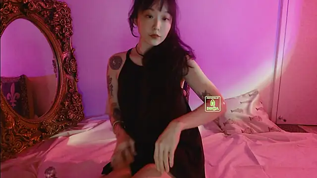 Etherealcat33 online show from April 19, 1:56 pm