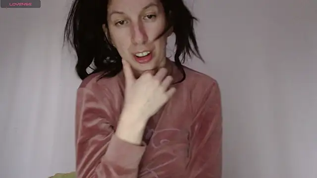 RosieHayes online show from February 7, 12:57 pm