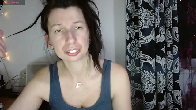 RosieHayes online show from December 13, 8:26 pm