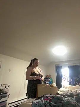 mommyxxmilkerxx online show from April 14, 8:03 pm