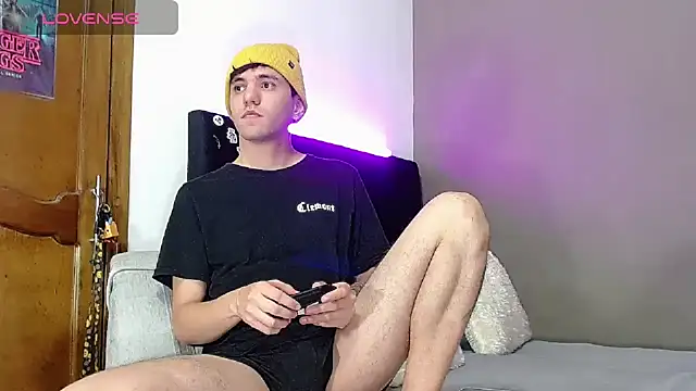 Matteo12  online show from March 28, 4:13 am