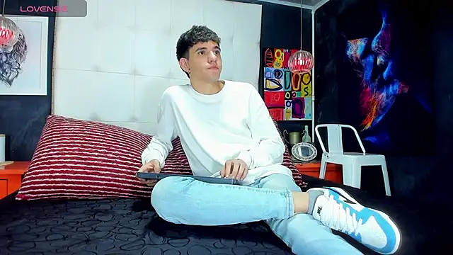 Matteo12  online show from September 19, 4:49 am