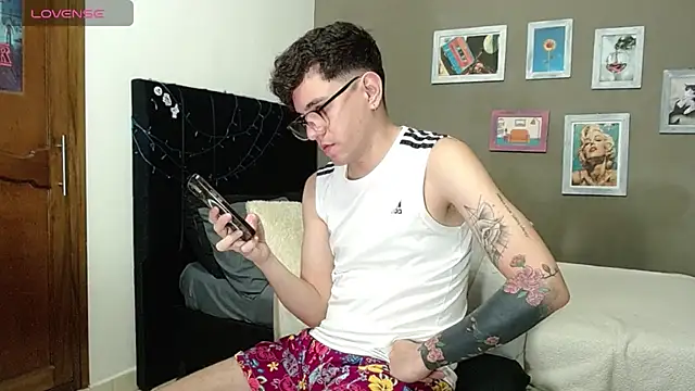 Snapshot of Matteo12_ chatting on July 16, 2:19 am Matteo12 online show from July 16, 2:19 am