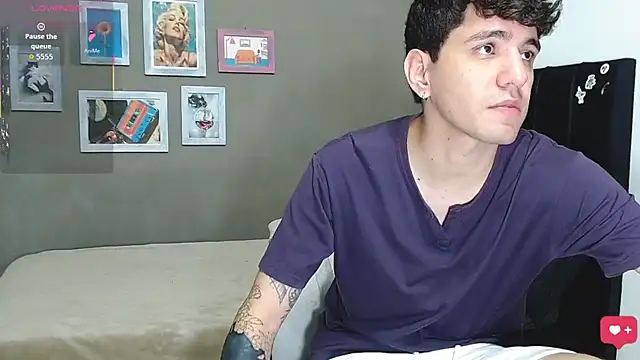 Matteo12  online show from June 2, 4:12 am