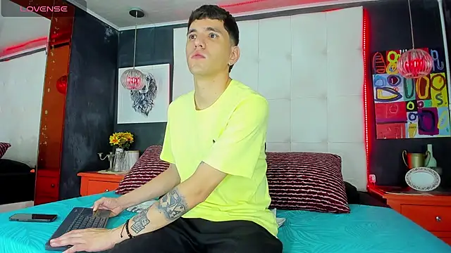 Matteo12  online show from October 1, 9:40 pm